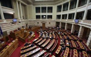 Η ολομέλεια της Βουλής γίνεται... ολιγομελής