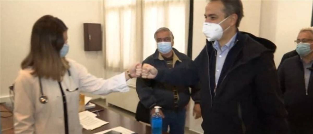 Μητσοτάκης από Φούρνους: Μεγάλη ανταπόκριση στον εμβολιασμό-Μειώνουμε το κόστος ζωής