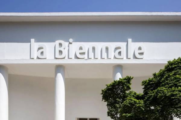 Μπιενάλε Βενετίας: Δεν θα κλείσει τις «πόρτες» της στους ρώσους καλλιτέχνες που αντιτίθενται στον Πούτιν