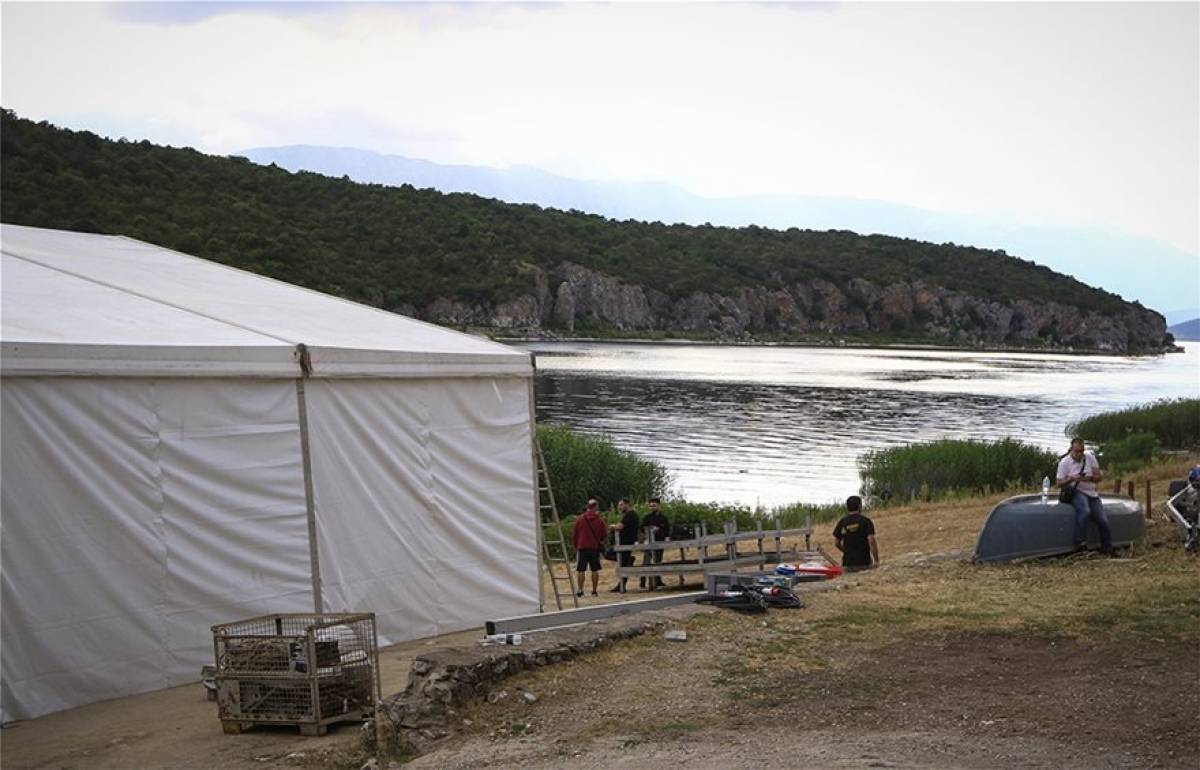 Από τη Βουλή στις Πρέσπες για τις υπογραφές