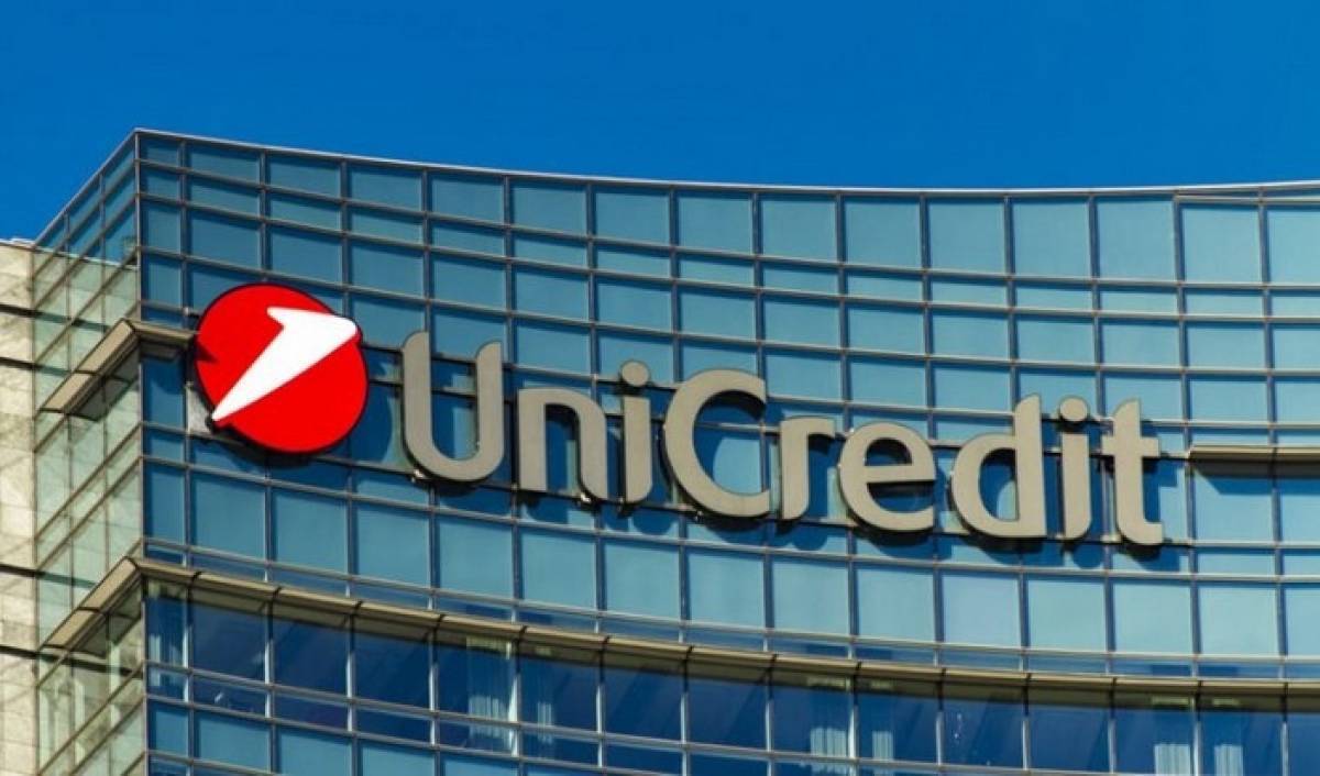 UniCredit: Ύφεση 18,6% το 2020 - Ανάπτυξη 15,5% το 2021