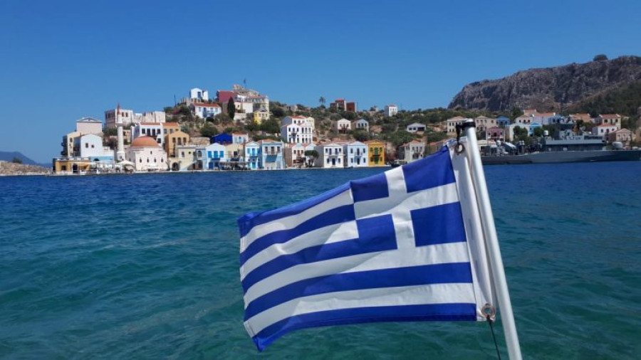 Το αποτύπωμα «ακρίβειας» στον τουρισμό - Φρένο σε μέρες διαμονής