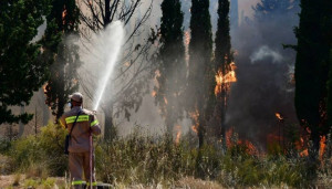 Βελτιωμένη η εικόνα από την πυρκαγιά στο Άγιο Όρος