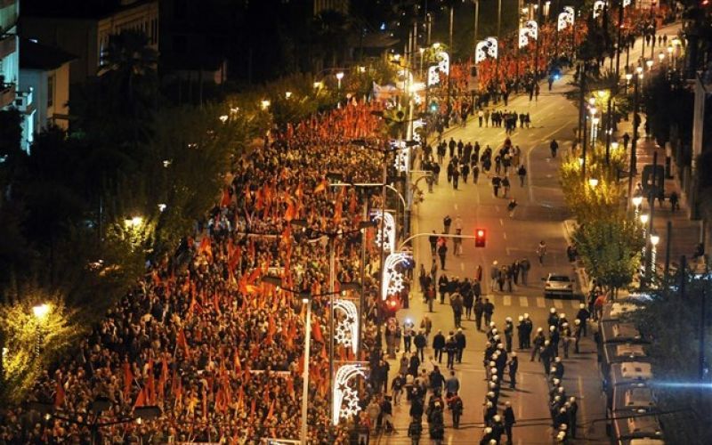 Πολυτεχνείο: Ολοκληρώθηκε με ηρεμία η μεγαλειώδης πορεία