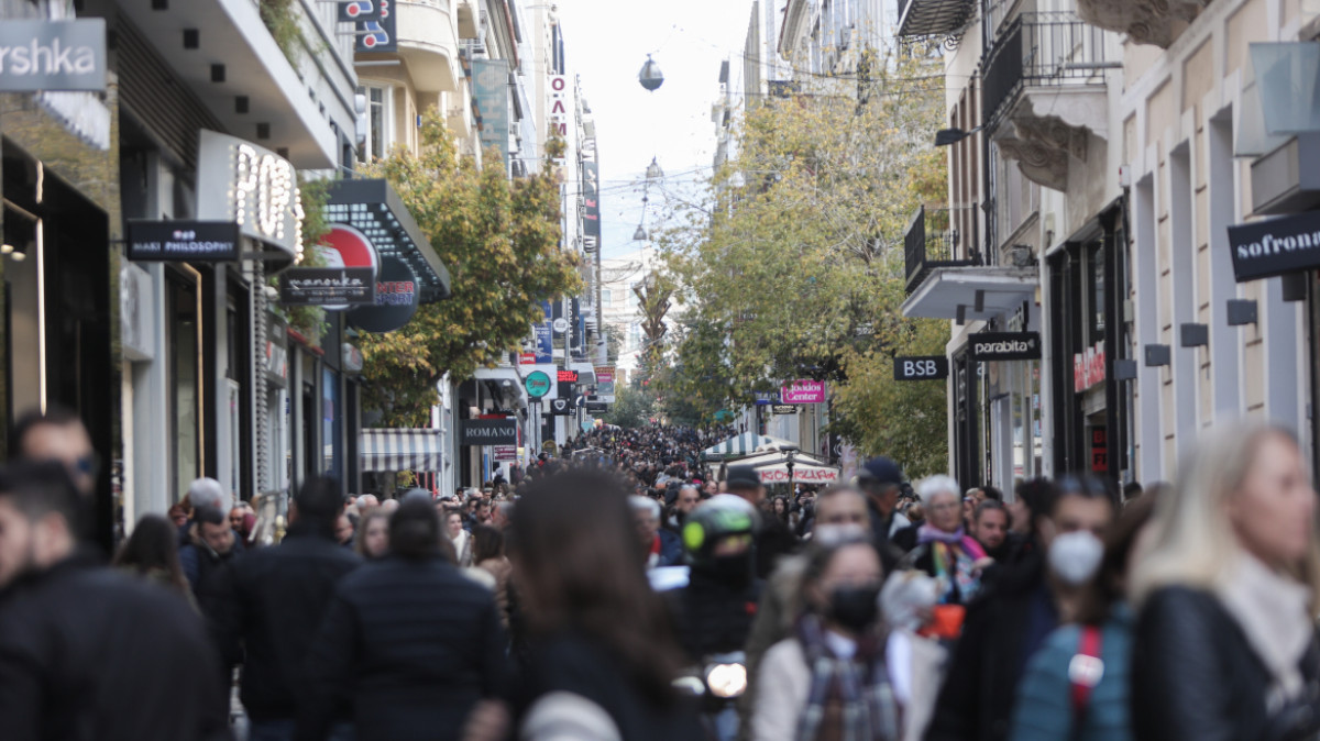 Σε εφαρμογή από σήμερα το εορταστικό ωράριο των καταστημάτων