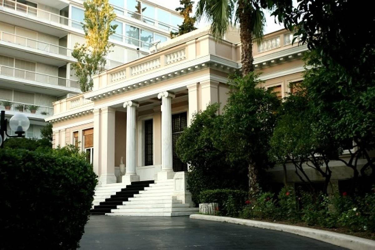 Κόντρα Μαξίμου-ΣΥΡΙΖΑ για τις νέες ταυτότητες