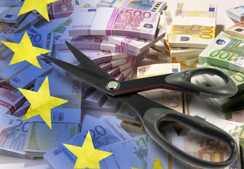 Πόσο κοστίζει πραγματικά η ελάφρυνση του ελληνικού χρέους;