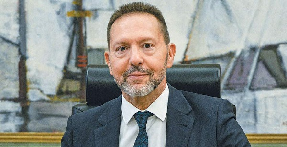 Ο Στουρνάρας για τον «πόλεμο» κυβέρνησης-τραπεζών