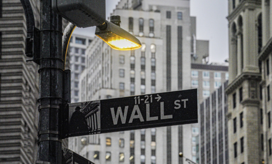 Wall Street: Οριακές διακυμάνσεις με «φόντο» τον πληθωρισμό