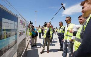 Στα έργα αναβάθμισης του αεροδρομίου της Σαντορίνης ο Μητσοτάκης