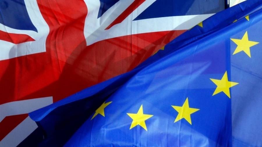 Brexit: Αντιμέτωπη με την κατάρρευση της κυβέρνησης της η Μέι