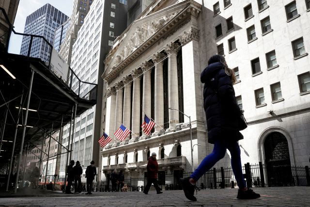 Σε ήπιους τόνους κινείται η Wall Street
