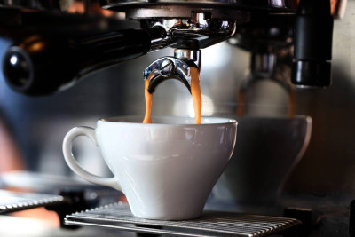 Σκέψεις για παράταση του μειωμένου συντελεστή ΦΠΑ 13% στον καφέ