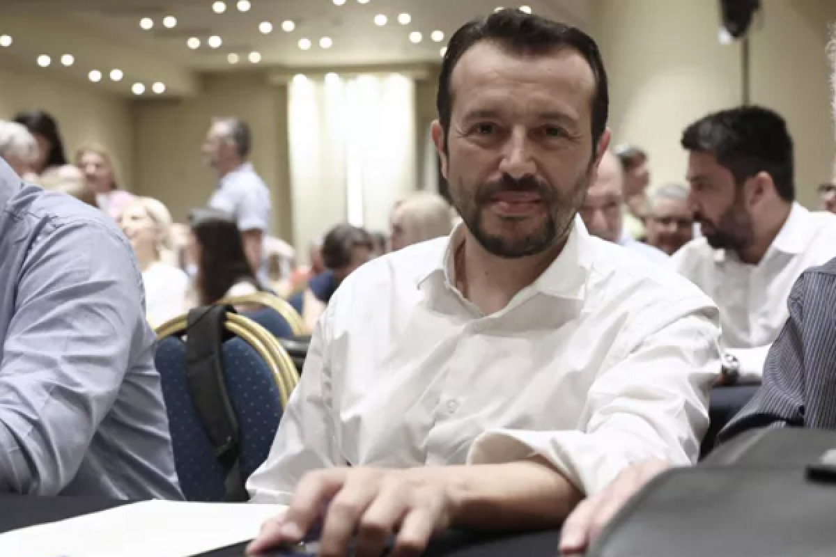 Στην «κούρσα» για την ηγεσία του ΣΥΡΙΖΑ ο Νίκος Παππάς