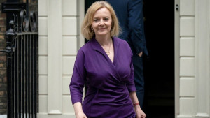 Επιστροφή Γλυπτών Παρθενώνα: Αμήχανη, αλλά αρνητική η Τρας