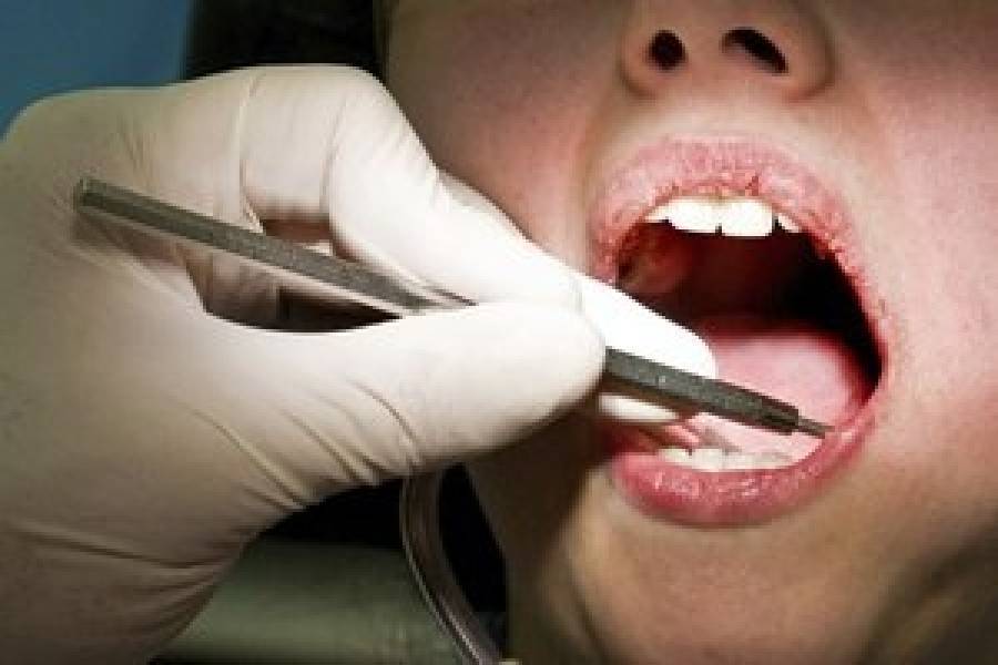 Θεσσαλονίκη: Ζευγάρι εκβίαζε οδοντίατρο για υποτιθέμενο πρόβλημα υγείας