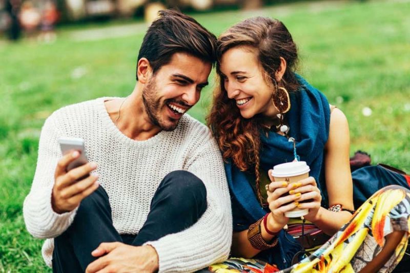 Η σχέση σας... αργοπεθαίνει; 8 βήματα για να τη ζωντανέψετε ξανά!