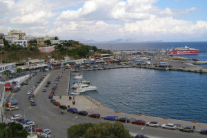 Λιμάνι Ραφήνας: Ελαφριά πρόσκρουση του «Super Express» στον προβλήτα