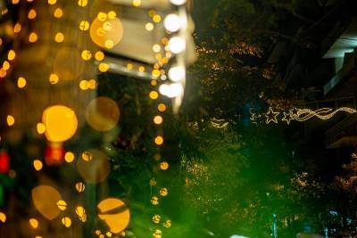 Το Χριστουγεννιάτικο Λαϊκό Λαχείο φωτίζει τις βόλτες στην Πατριάρχου Ιωακείμ