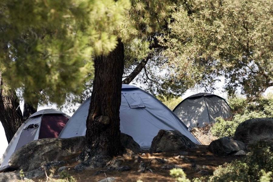 Συλλήψεις για ελεύθερο κάμπινγκ στη Χαλκιδική