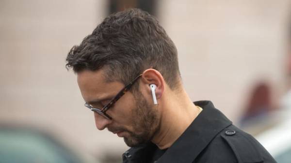 Apple: Εκτοξεύτηκαν οι πωλήσεις φορητών συσκευών τις γιορτές