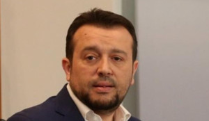 Στα άκρα η σύγκρουση ΠΑΣΟΚ-ΣΥΡΙΖΑ με φόντο τις δηλώσεις Παππά