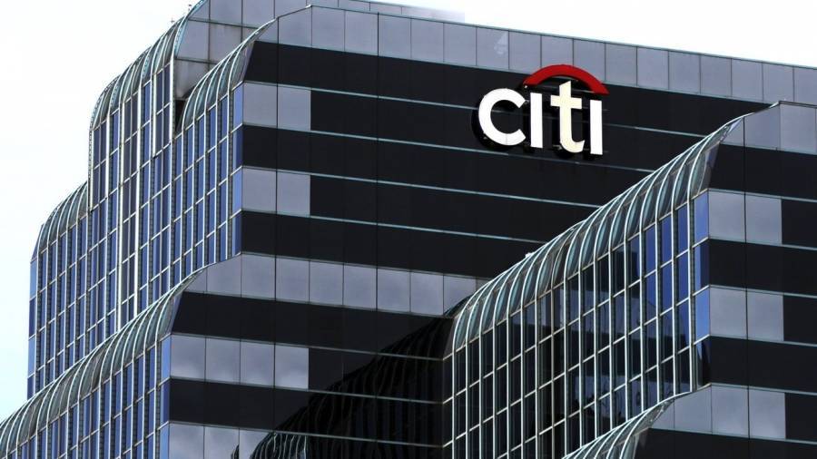 Γιατί η Citi περιμένει επιβράδυνση της ανάπτυξης στην Ελλάδα