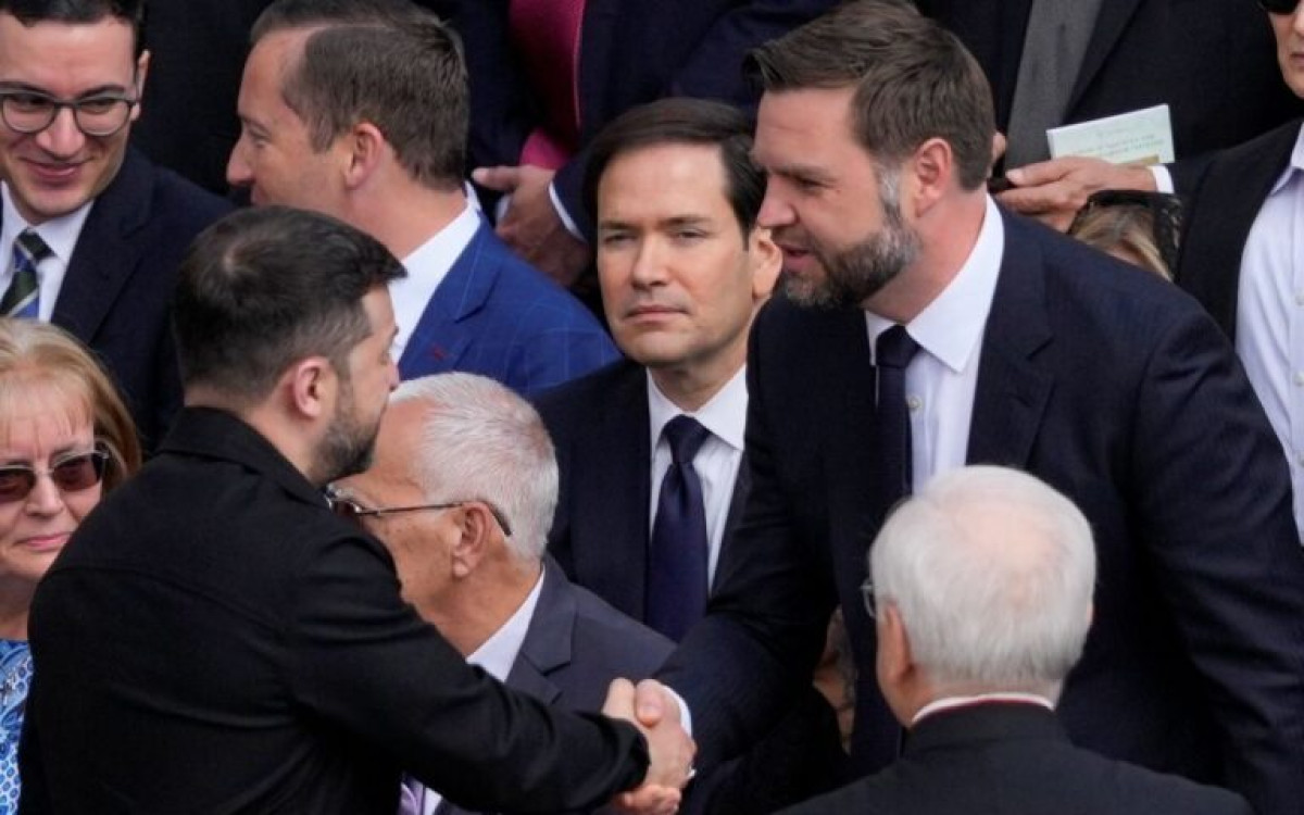 Βανς-Ζελένσκι-Ρούμπιο: Έγινε το πρώτο βήμα-Συναντήθηκαν στην Αμερικάνικη πρεσβεία στη Ρώμη