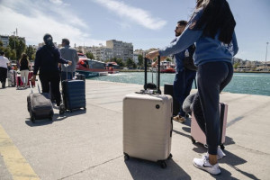 Οι κοντινοί προορισμοί «βούλιαξαν» το τριήμερο-Τα στοιχεία της ακτοπλοϊας