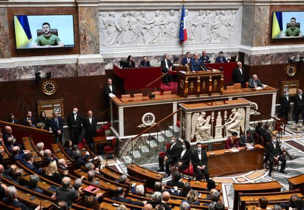 Ο Ζελένσκι καλεί τις γαλλικές εταιρείες να εγκαταλείψουν τη Ρωσία