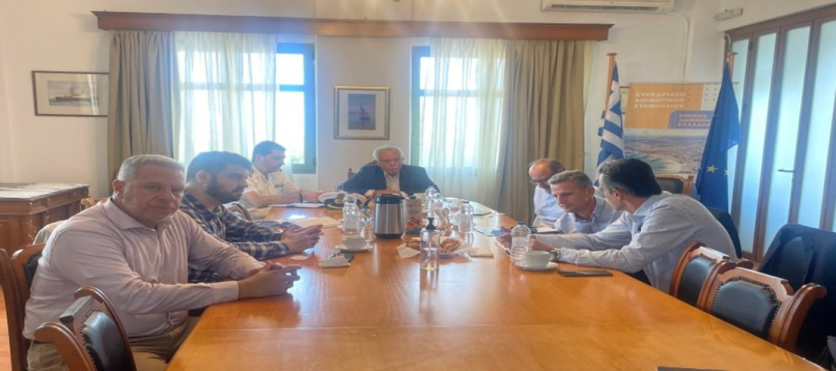 Συνάντηση της ΕΔΕΥΕΠ με τον πρόεδρο του Οργανισμού Λιμένος Ηρακλείου