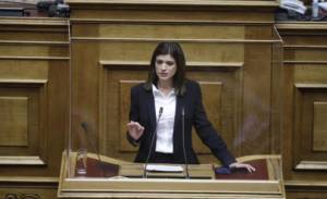 Νοτοπούλου: Για ποια επιμήκυνση τουριστικής περιόδου μιλάει ο κ. Κικίλιας;