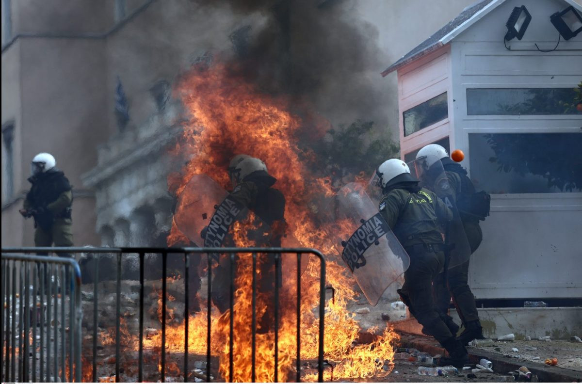 Ελεύθεροι επτά από τους συλληφθέντες στο συλλαλητήριο για τα Τέμπη