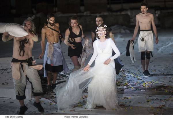 Συν & Πλην: «Ιχνευταί» του Σοφοκλή στο Αρχαίο Θέατρο της Επιδαύρου