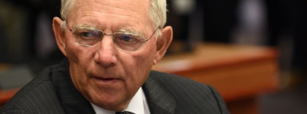 'Οχι από Σόιμπλε στις μακροχρόνιες εγγυήσεις για χαμηλά επιτόκια