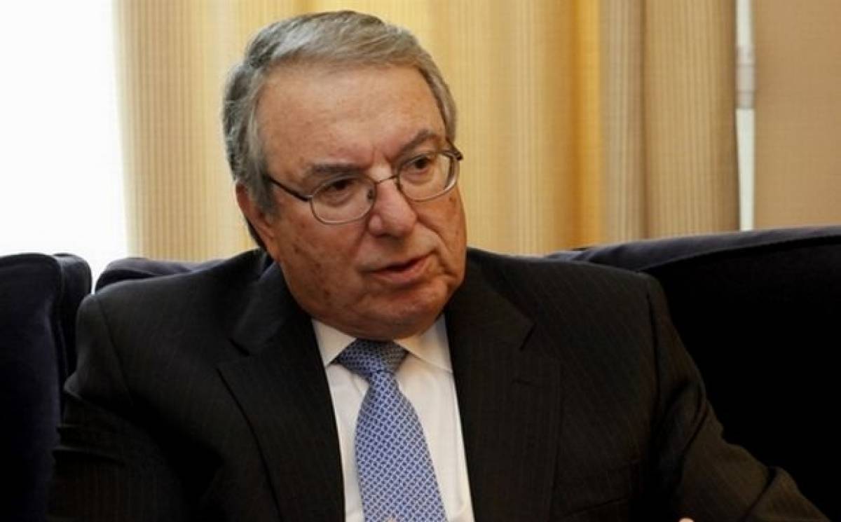 Μπαμπινιώτης προς Κοτζιά: Η «μακεδονική γλώσσα» δεν αναγνωρίστηκε το 1977