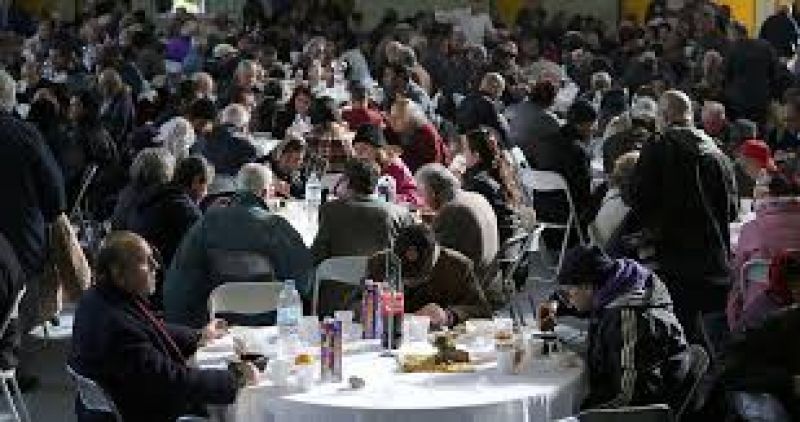 Το μεσημέρι της Πρωτοχρονιάς τα γεύματα αγάπης του Δ. Αθηναίων