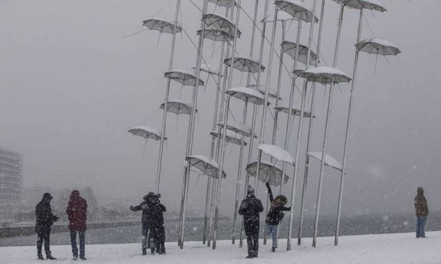 Ο «Τηλέμαχος» φέρνει χιόνια και στην Αττική και θερμοκρασίες-ρεκόρ