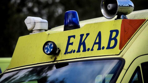 Θεσσαλονίκη: Αυτοκίνητο έπεσε σε στάση λεωφορείου- Τραυματίστηκαν τρία παιδιά