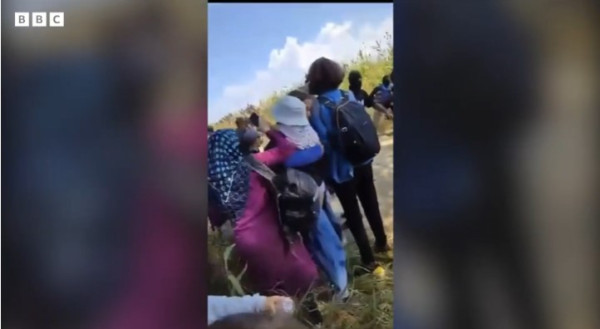 BBC: Η ελληνική αστυνομία στρατολογεί μετανάστες για να απωθήσει βίαια άλλους μετανάστες στα σύνορα