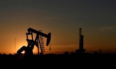 Αυξομειώσεις στις τιμές του πετρελαίου με το βλέμμα στα αποθέματα