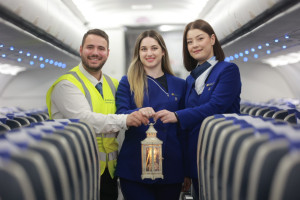 Η AEGEAN και η Olympic Air μετέφεραν το Άγιο Φως στην ελληνική επικράτεια