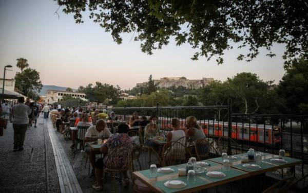 «Παράθυρο» για επέκταση του υποχρεωτικού εμβολιασμού και στην εστίαση