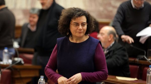 Η Νάντια τώρα μαθαίνει τον Φορολογικό Κώδικα