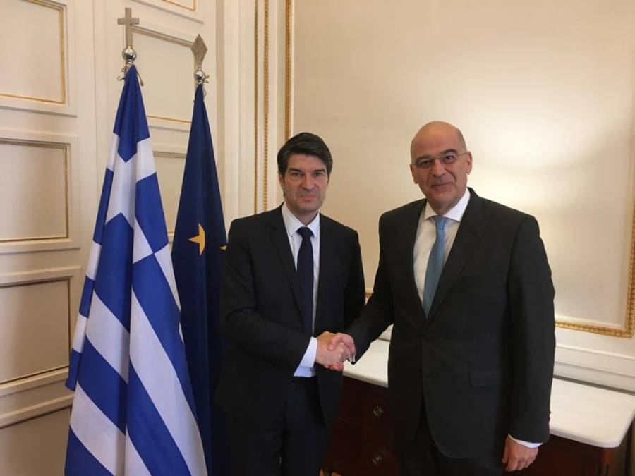 Συνάντηση Δένδια με τον πρέσβη της Γαλλίας