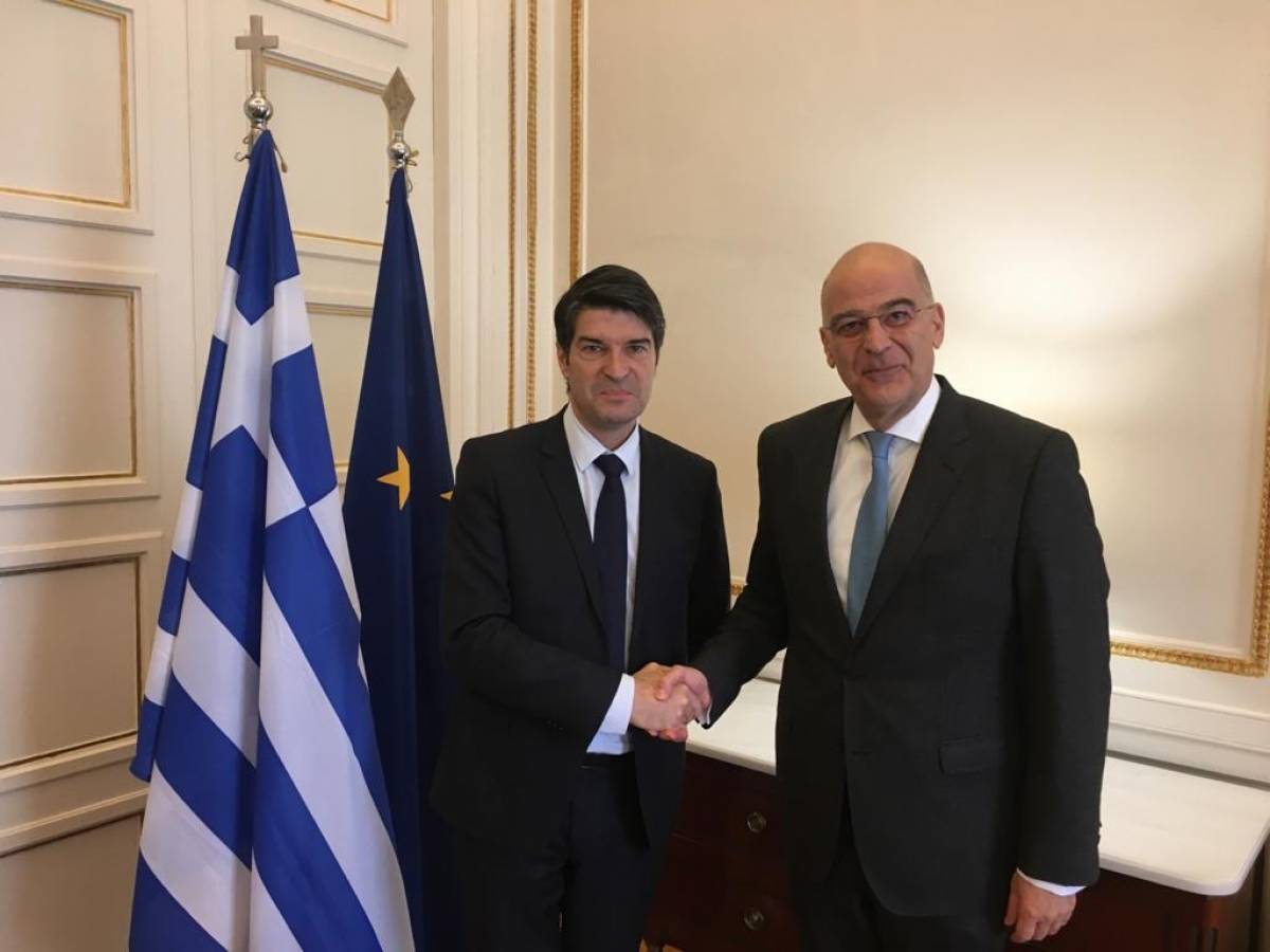 Συνάντηση Δένδια με τον πρέσβη της Γαλλίας
