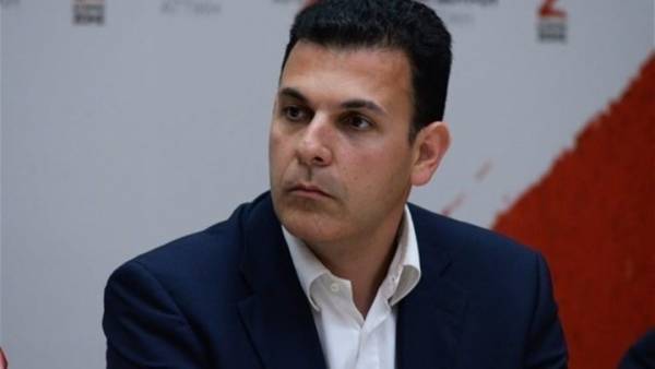 Ο Καραμέρος πάει Μαρούσι