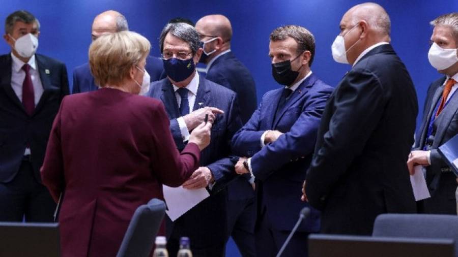 Η καπετάνισσα δεν θέλει να στρίψει το υπερωκεάνιο