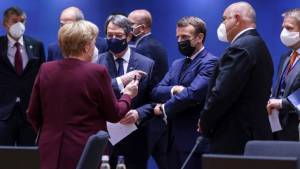 Η καπετάνισσα δεν θέλει να στρίψει το υπερωκεάνιο