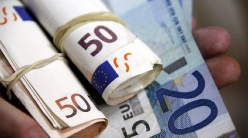 17 δισεκατομμύρια σε 500 σελίδες, 100.000 «εγκλωβίζονται» στην εργασία τα επόμενα δύο χρόνια